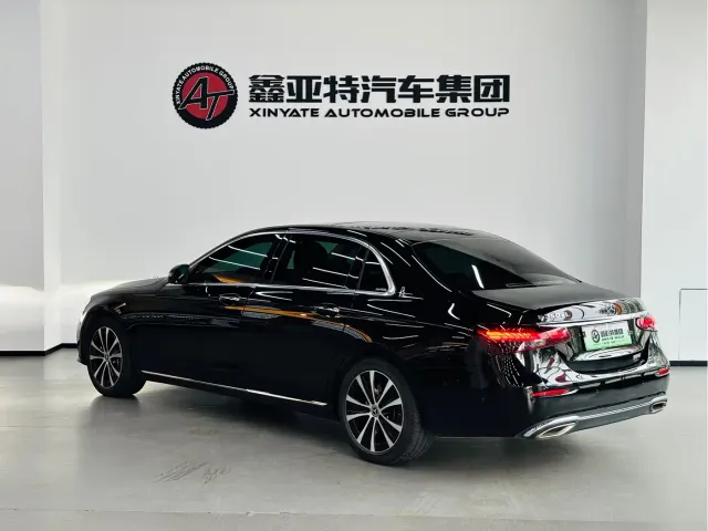 Mercedes-Benz E-Class — Фото автомобиля 4