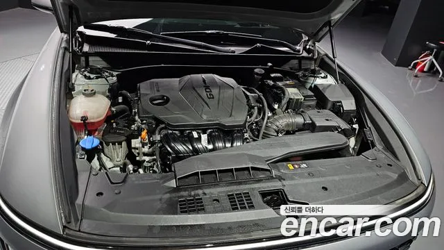 Hyundai Grandeur Grandeur (GN7) 2.5 Бензин 2WD — Фото автомобиля 6