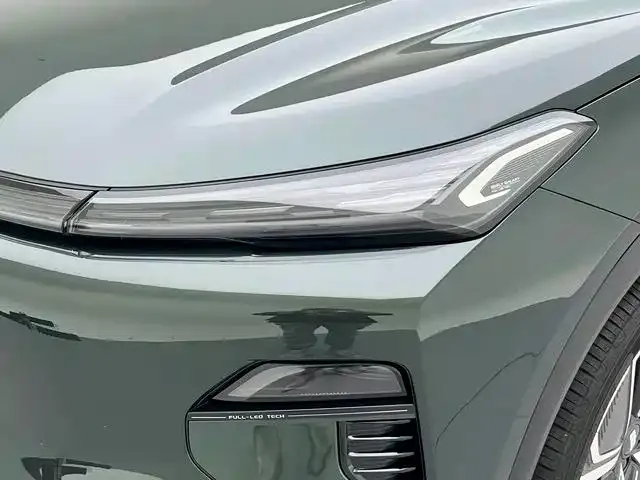 Geely Galaxy Starship 7 EM-i — Фото автомобиля 13