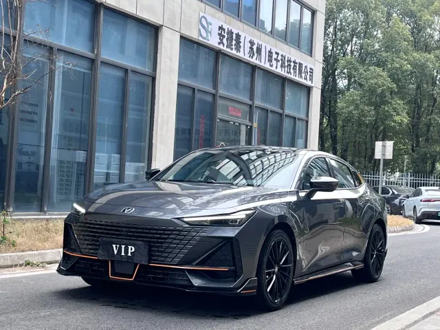 Фотография автомобиля — Changan UNI-V
