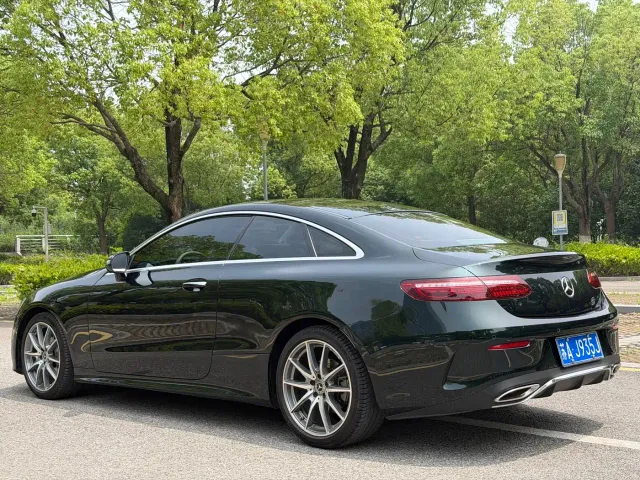 Mercedes-Benz E-Class — Фото автомобиля 19