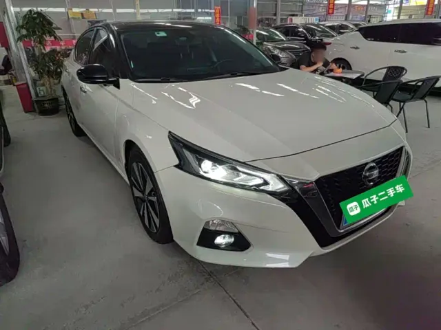 Nissan Teana — Фото автомобиля 3