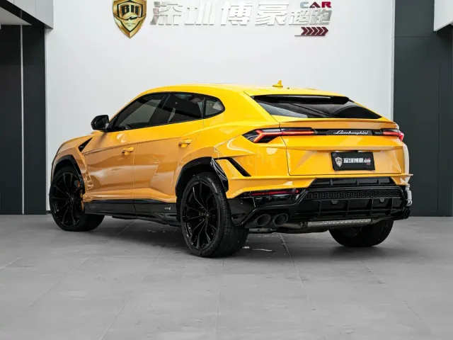 Lamborghini Urus — Фото автомобиля 9
