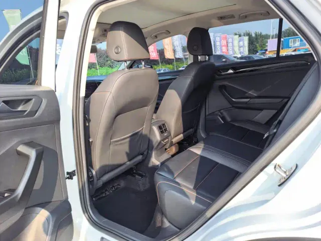 Volkswagen Volkswagen T-ROC 2022 280TSI DSG 2WD Comfort PLUS — Фото автомобиля 5