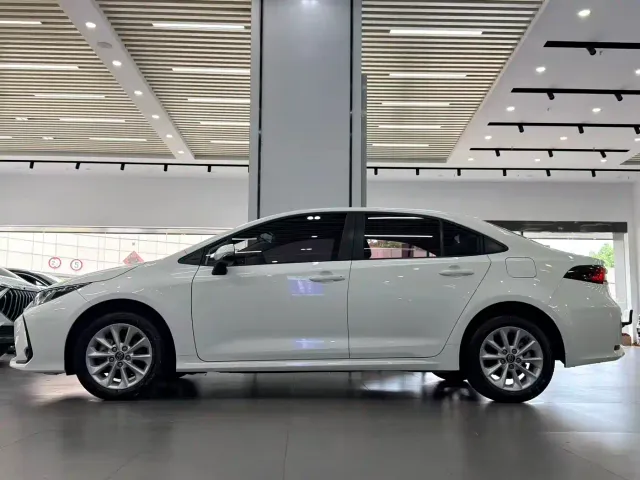 Toyota Corolla — Фото автомобиля 3