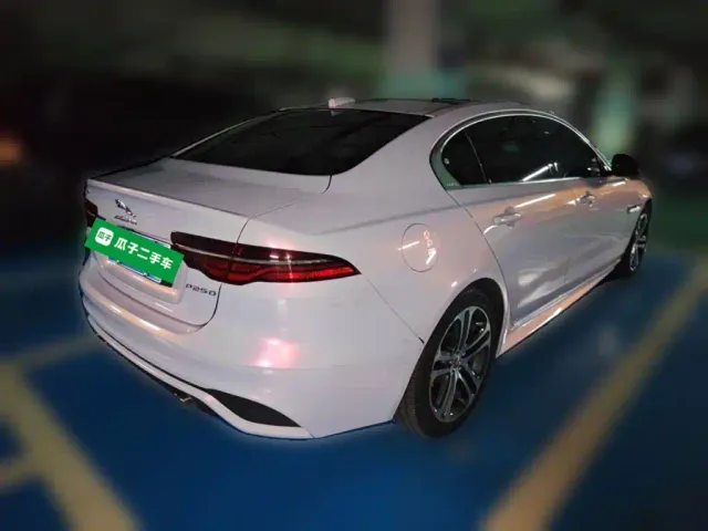 Jaguar XEL — Фото автомобиля 6