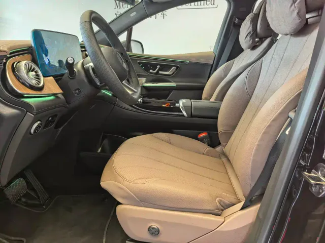 Mercedes-Benz EQE SUV — Фото автомобиля 16