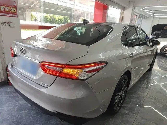Toyota Camry — Фото автомобиля 6