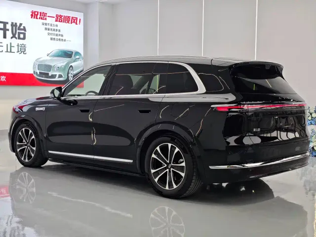 Aito M7 — Фото автомобиля 4