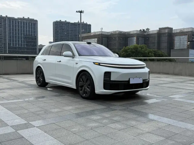 Li Auto L7 — Фото автомобиля 3