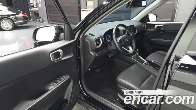Hyundai Venue — Фото автомобиля 10