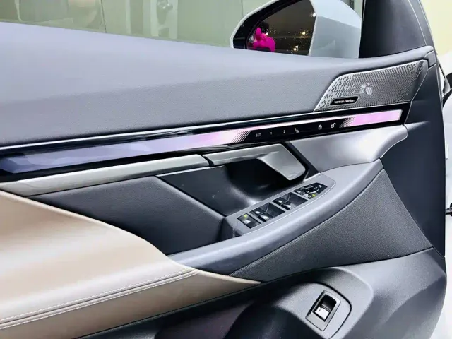 BMW 5 Series — Фото автомобиля 11