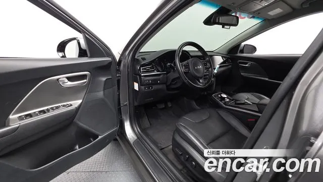 Kia Niro — Фото автомобиля 10