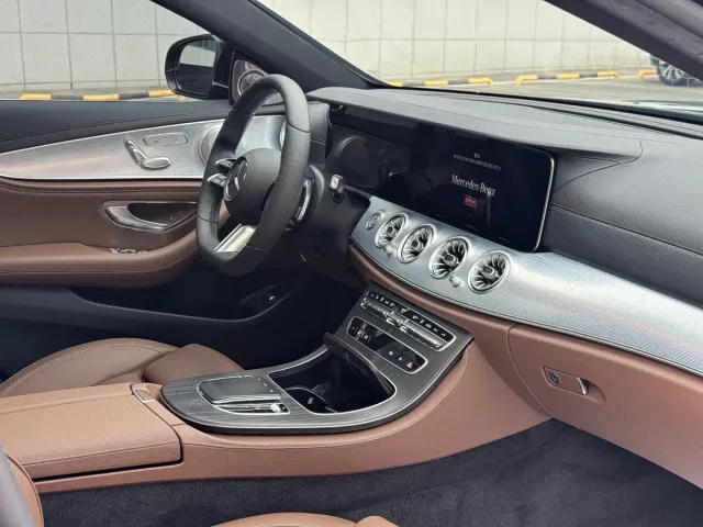 Mercedes-Benz E-Class — Фото автомобиля 11