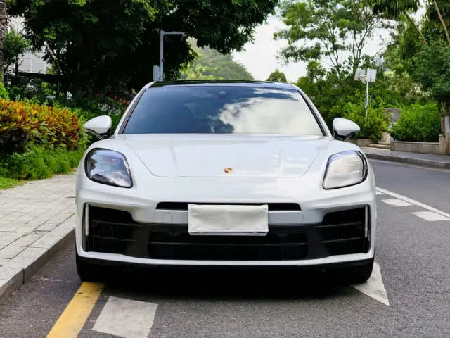 Porsche Panamera — Фото автомобиля 2