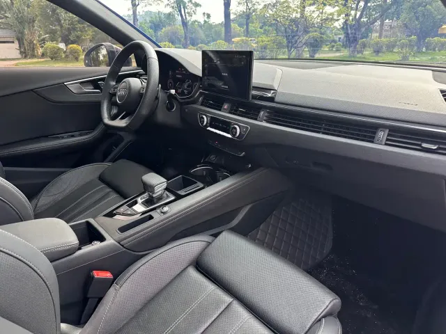 Audi A4L — Фото автомобиля 11