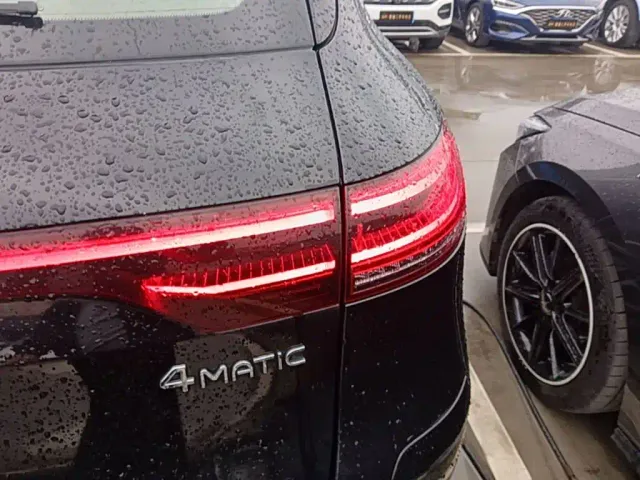 Mercedes-Benz EQC — Фото автомобиля 7