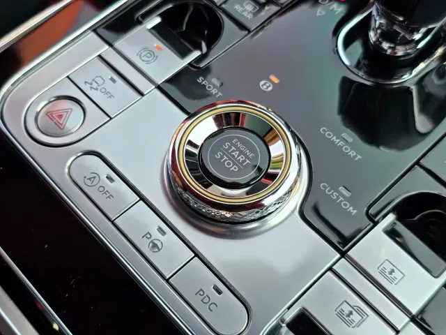 Bentley Flying Spur — Фото автомобиля 8