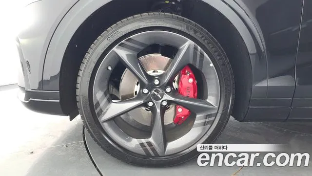 Genesis GV70 3.5T Бензин 2WD — Фото автомобиля 3