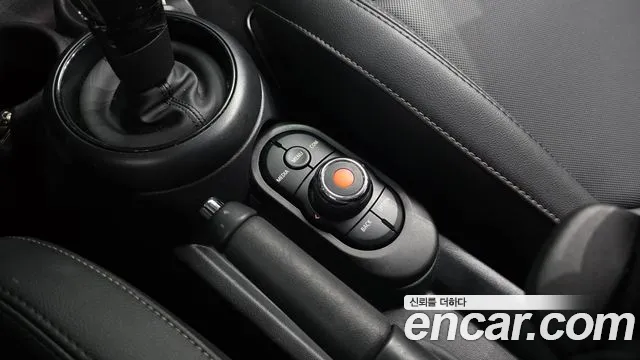 Mini Cooper Cooper 5 дверей Classic — Фото автомобиля 27