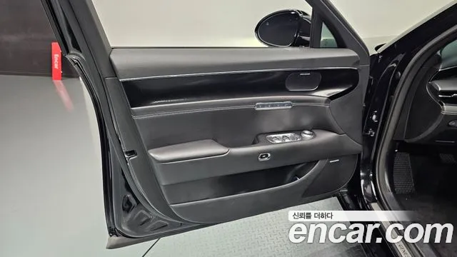 Genesis G90 Бензин 3.5 турбо AWD — Фото автомобиля 22