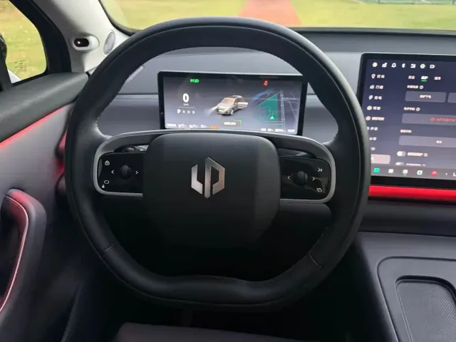 Leapmotor C10 — Фото автомобиля 15