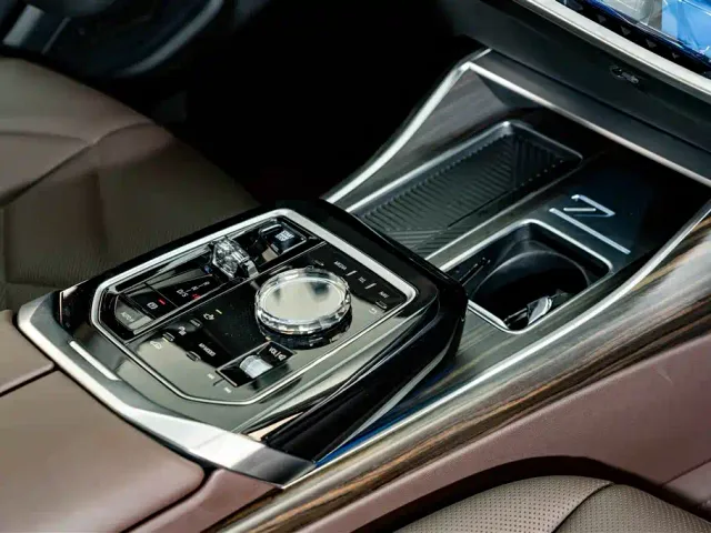 BMW 7 Series — Фото автомобиля 19