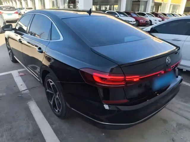 Volkswagen Passat — Фото автомобиля 4