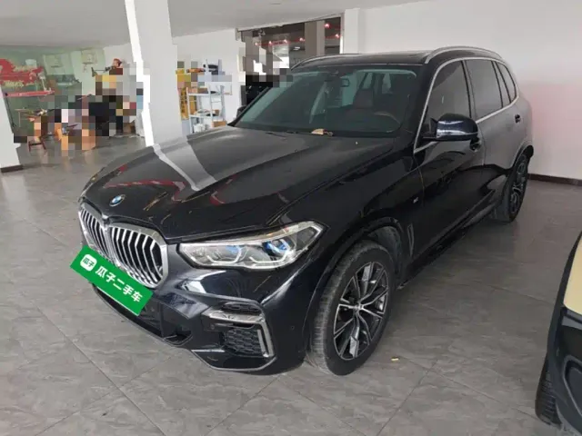 Фотография автомобиля — BMW X5