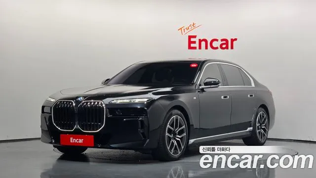 Фотография автомобиля — BMW 7 Series G70