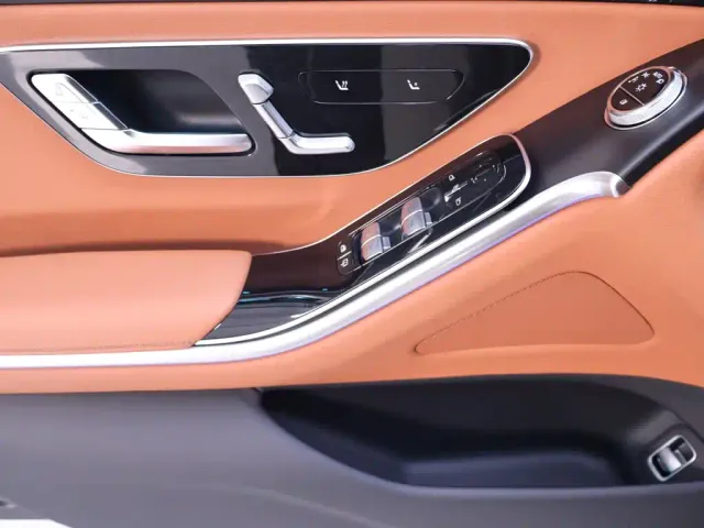 Mercedes-Benz S-Class — Фото автомобиля 16