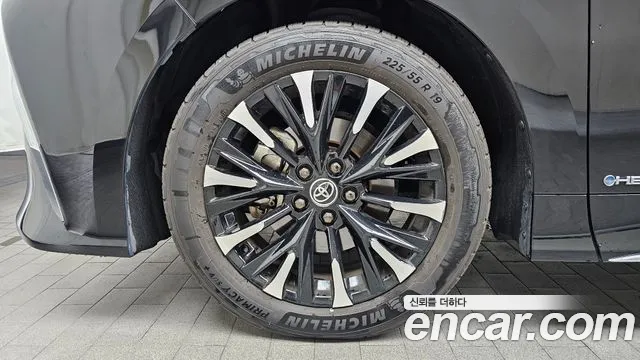 Toyota Alphard — Фото автомобиля 5