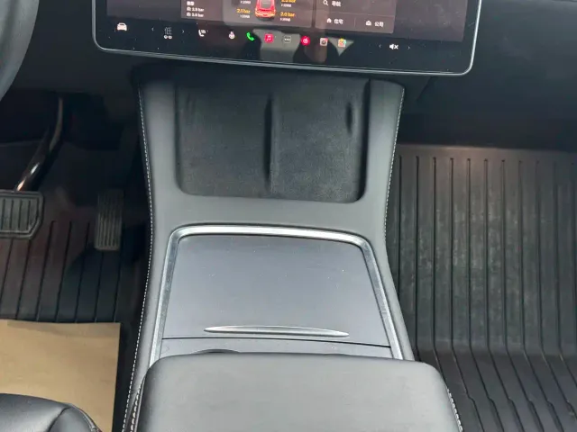 Tesla Model Y — Фото автомобиля 9