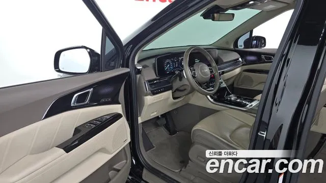 Kia Carnival Generation 4 — Фото автомобиля 10