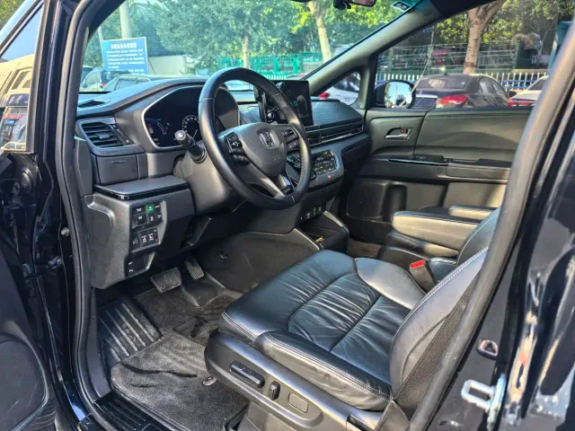 Honda Odyssey — Фото автомобиля 6