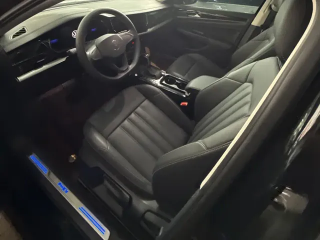 Volkswagen Passat — Фото автомобиля 8