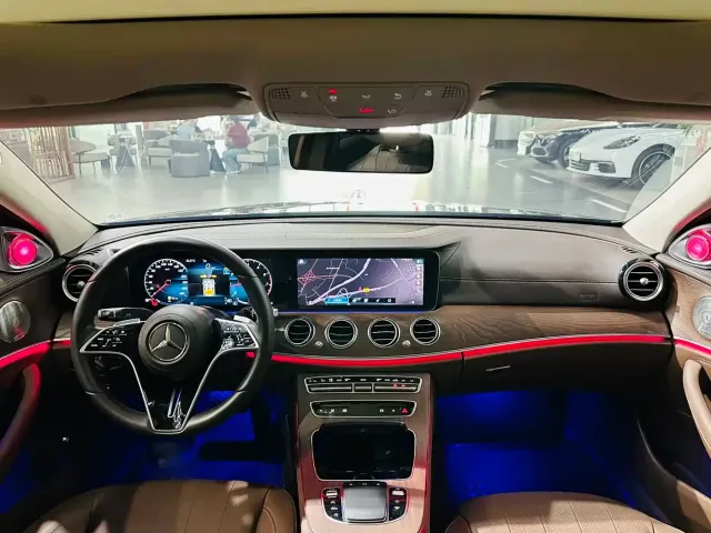 Mercedes-Benz E-Class — Фото автомобиля 5