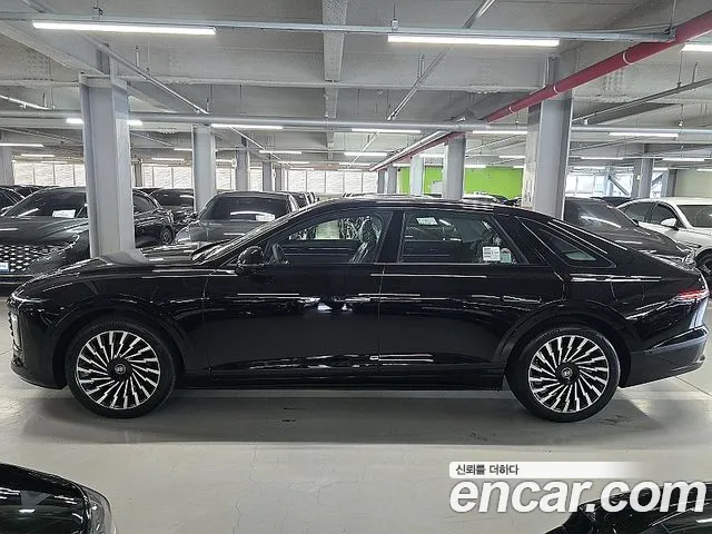 Hyundai Grandeur Grandeur (GN7) 3.5 Бензин 4WD — Фото автомобиля 16
