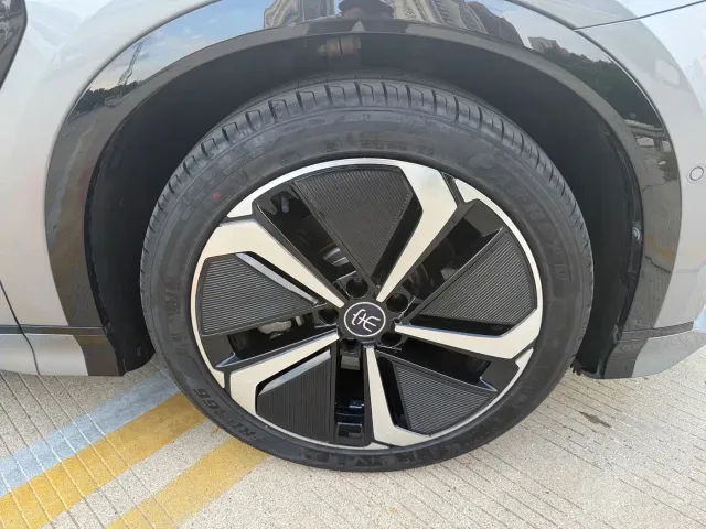 BYD Song L EV — Фото автомобиля 10
