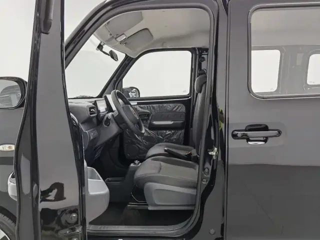 Wuling Zhiguang NEV — Фото автомобиля 10