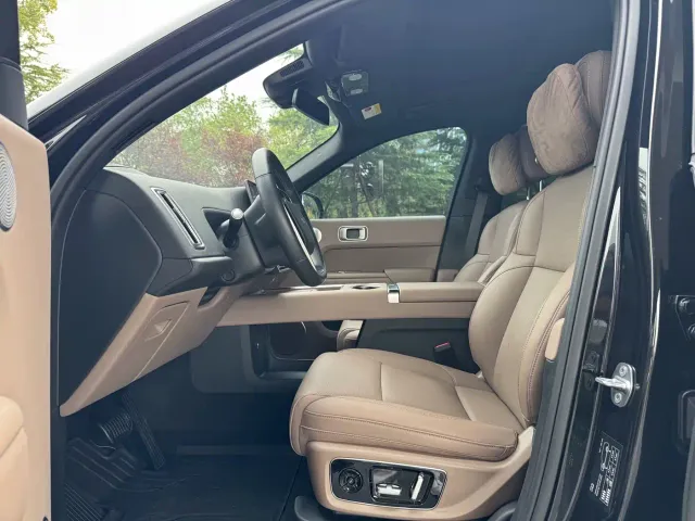 Li Auto L8 — Фото автомобиля 7