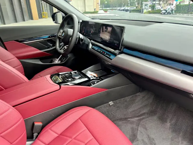 BMW 5 Series — Фото автомобиля 13