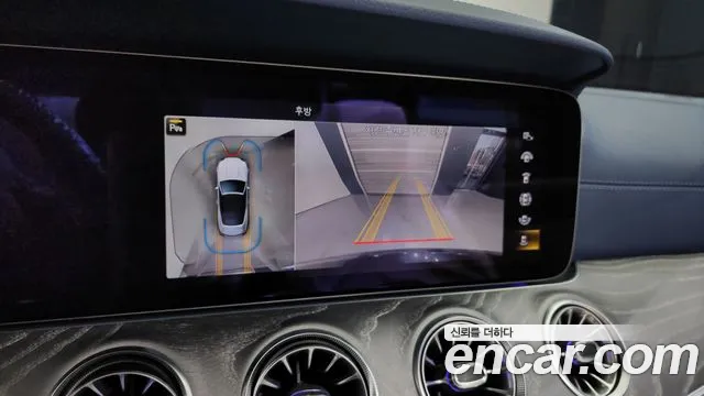 Mercedes-Benz E-Class — Фото автомобиля 16