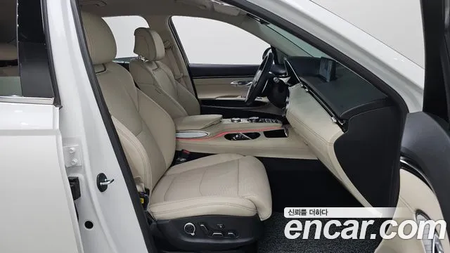 Genesis GV70 — Фото автомобиля 10