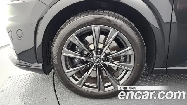 Lexus RX — Фото автомобиля 5