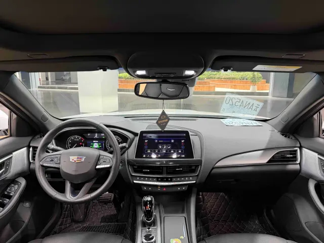 Cadillac CT5 — Фото автомобиля 20