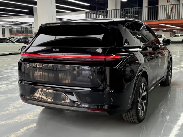 Li Auto L7 — Фото автомобиля 19