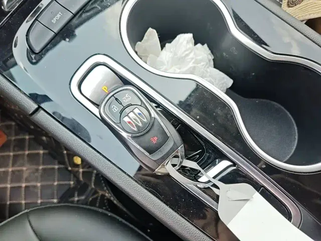 Buick Regal — Фото автомобиля 8