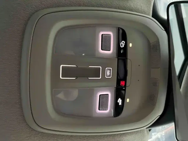Volvo XC40 — Фото автомобиля 13