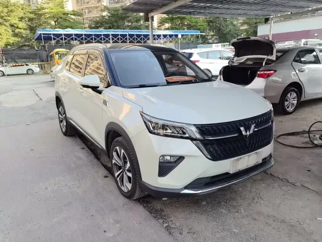 Wuling Asta — Фото автомобиля 3
